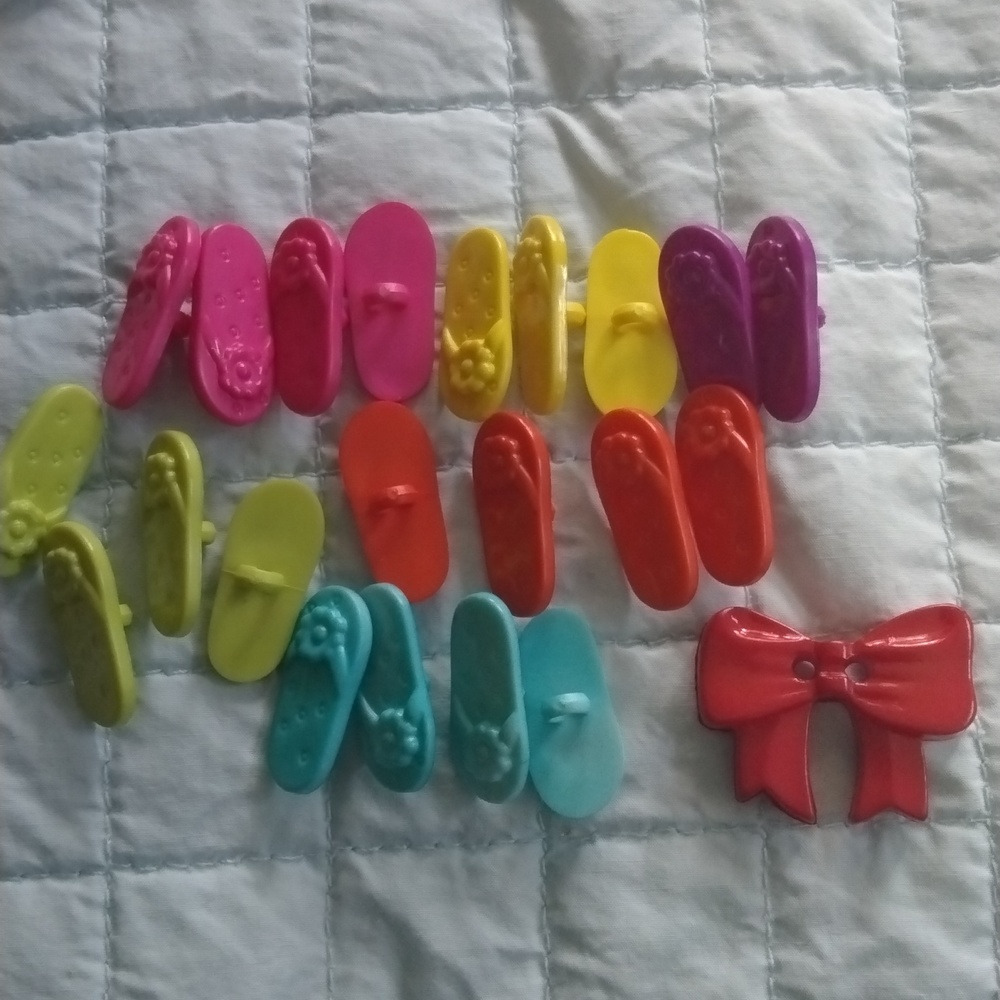 Mini Flip-Flop Shoe Charms - Multicolor